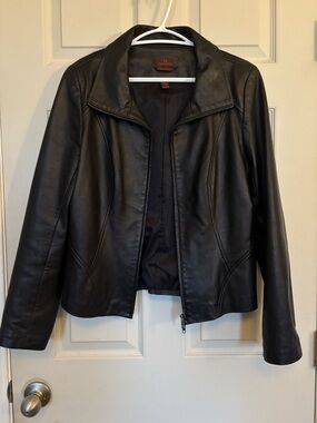 Danier slim fit genuine leather jacket